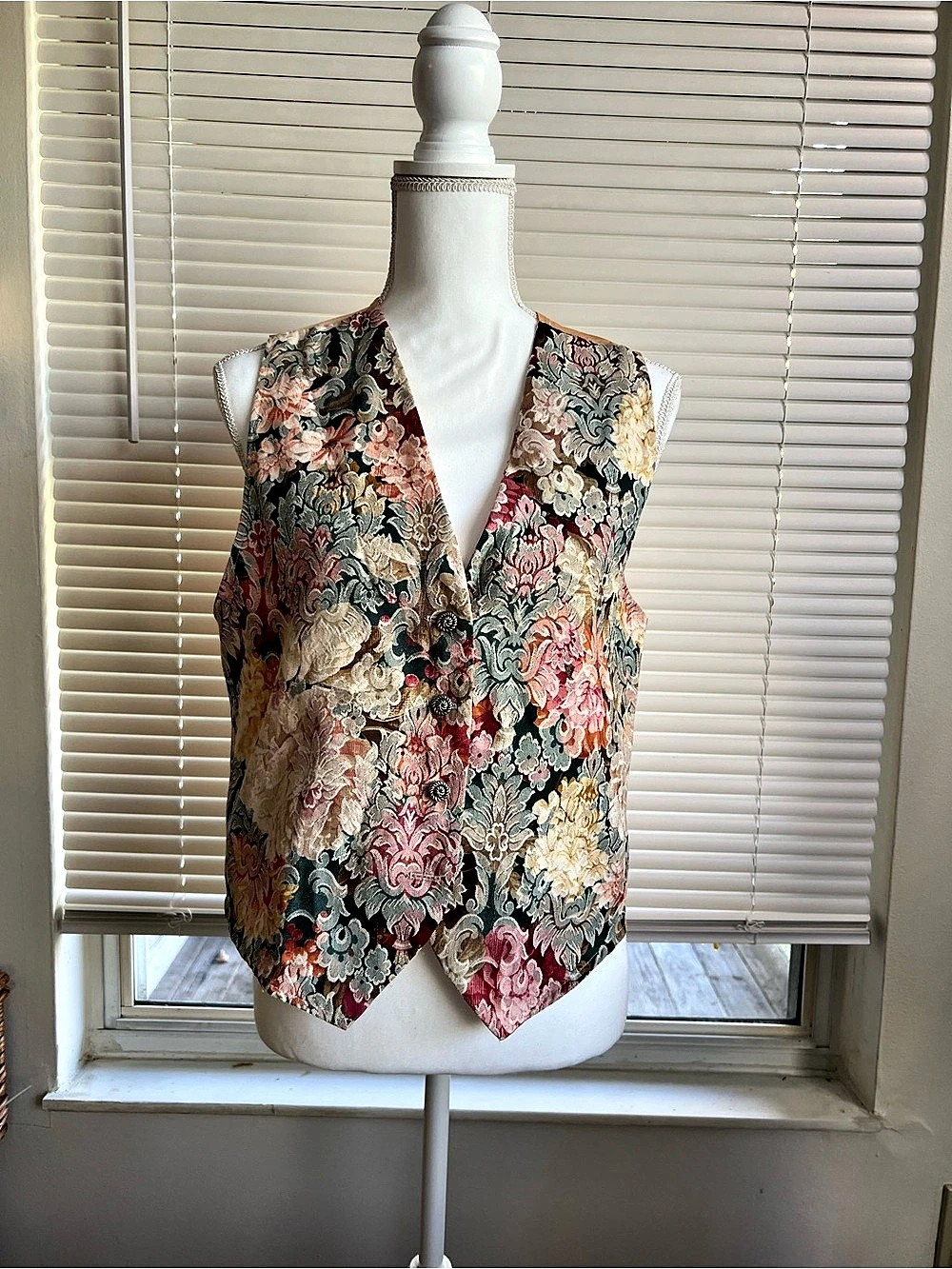 Anxiety Floral Brocade Vest Multicolor & Pink Large